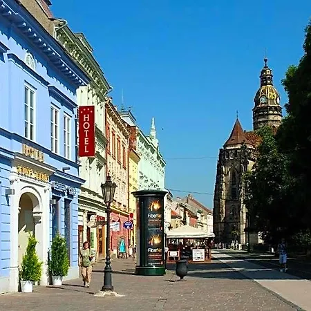 Hotel Ar Golden House 4*